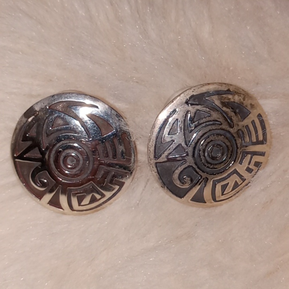 925 sterling silver Southwest style post earrings signed Woods EUC